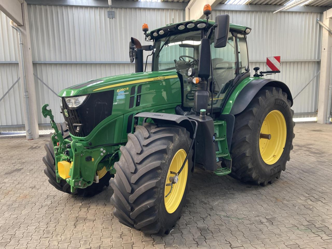 John Deere 6250R - 장궤형 트랙터 : 사진 1 John Deere 6250R - 장궤형 트랙터 : 사진 1
