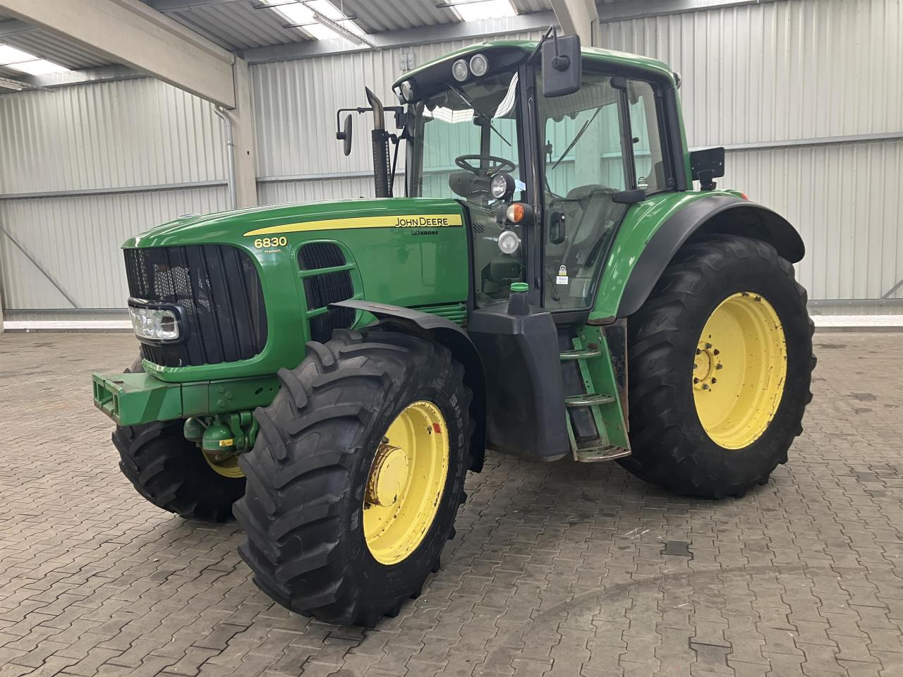 John Deere 6830 Premium - 장궤형 트랙터 : 사진 1 John Deere 6830 Premium - 장궤형 트랙터 : 사진 1