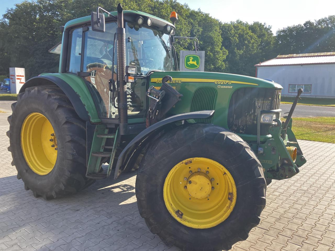 John Deere 6920 S - 장궤형 트랙터 : 사진 1 John Deere 6920 S - 장궤형 트랙터 : 사진 1