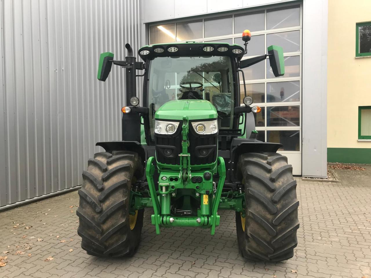 John Deere 6R 130 - 장궤형 트랙터 : 사진 4 John Deere 6R 130 - 장궤형 트랙터 : 사진 4