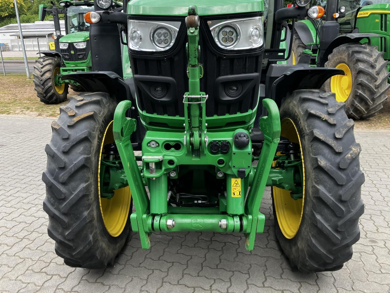 John Deere 6R 130 - 장궤형 트랙터 : 사진 4 John Deere 6R 130 - 장궤형 트랙터 : 사진 4