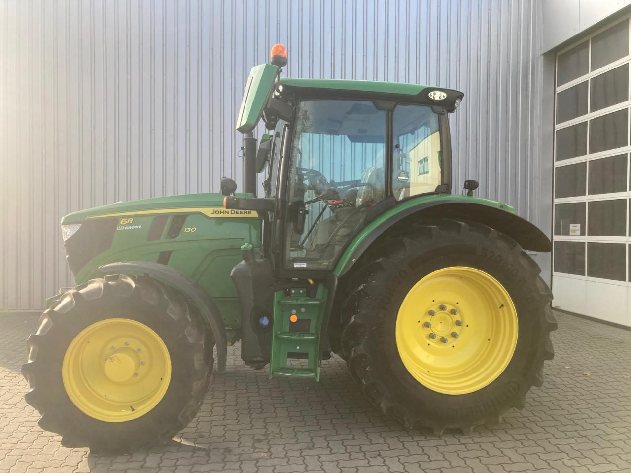 John Deere 6R 130 - 장궤형 트랙터 : 사진 1 John Deere 6R 130 - 장궤형 트랙터 : 사진 1