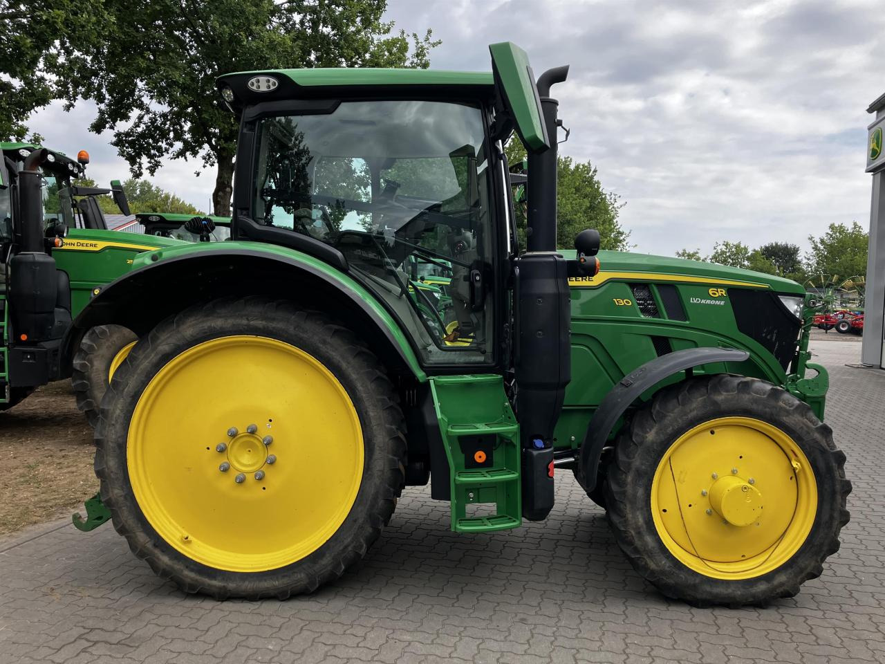 John Deere 6R 130 - 장궤형 트랙터 : 사진 2 John Deere 6R 130 - 장궤형 트랙터 : 사진 2