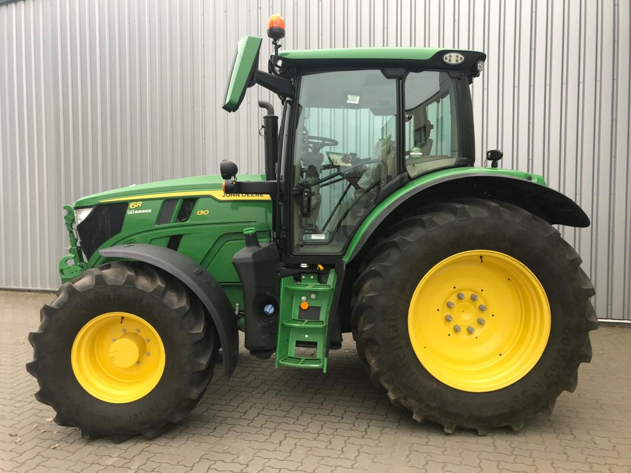 John Deere 6R 130 - 장궤형 트랙터 : 사진 1 John Deere 6R 130 - 장궤형 트랙터 : 사진 1