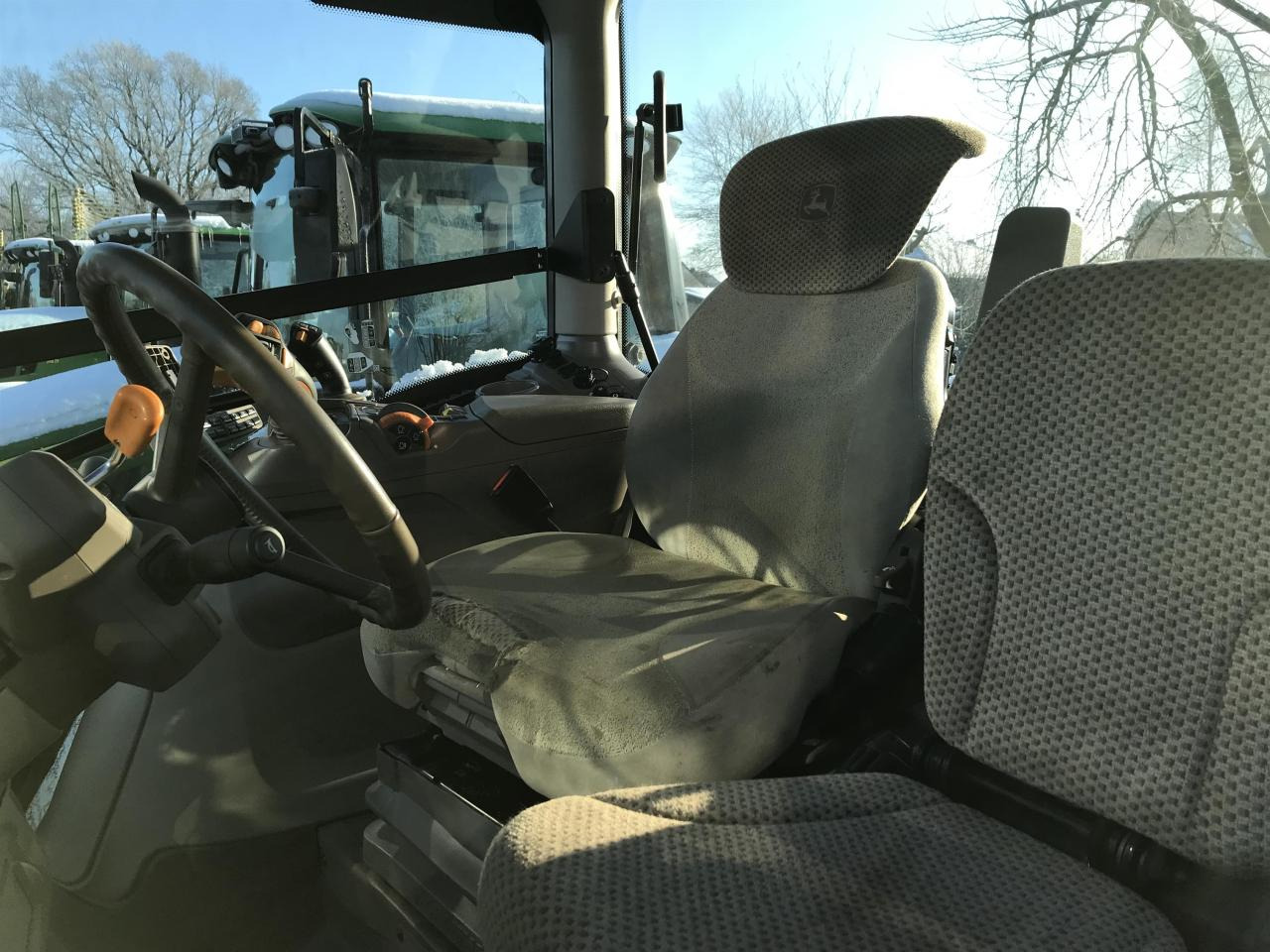 John Deere 6R 140 - 장궤형 트랙터 : 사진 5 John Deere 6R 140 - 장궤형 트랙터 : 사진 5