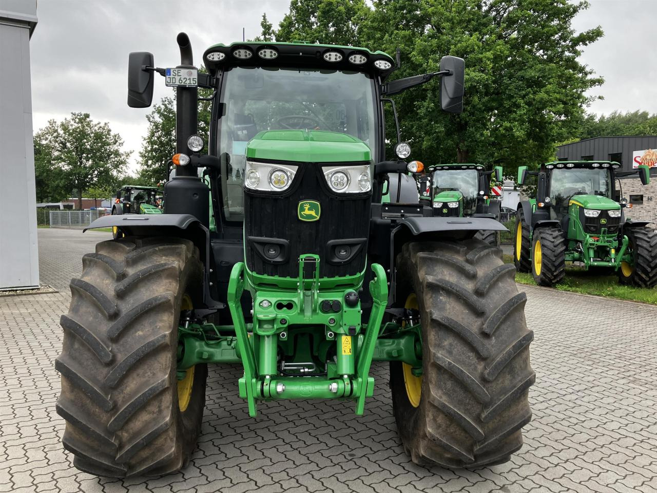 John Deere 6R 215 - 장궤형 트랙터 : 사진 2 John Deere 6R 215 - 장궤형 트랙터 : 사진 2