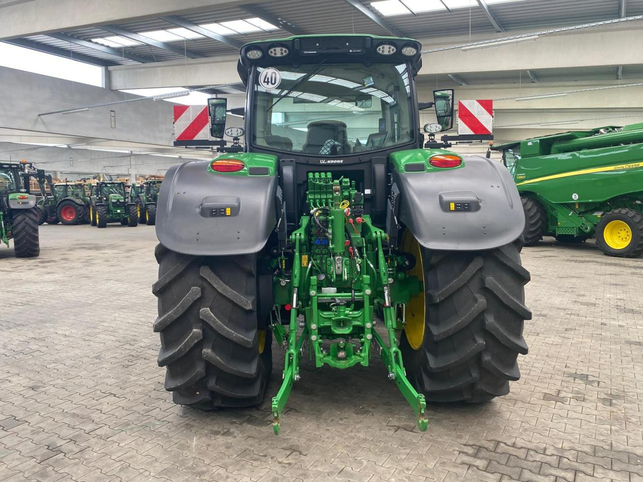 John Deere 6R 215 - 장궤형 트랙터 : 사진 5 John Deere 6R 215 - 장궤형 트랙터 : 사진 5
