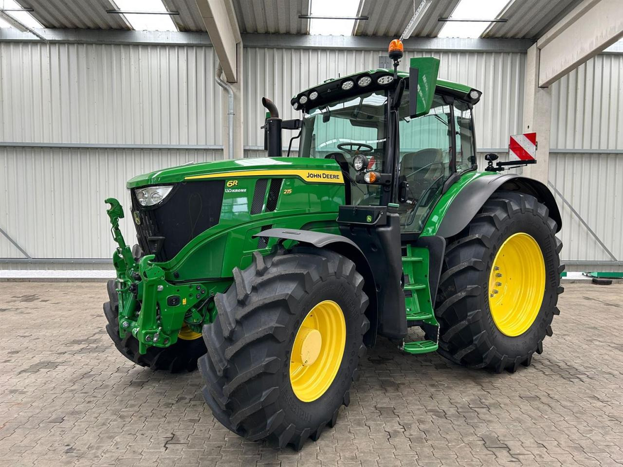 John Deere 6R 215 - 장궤형 트랙터 : 사진 1 John Deere 6R 215 - 장궤형 트랙터 : 사진 1