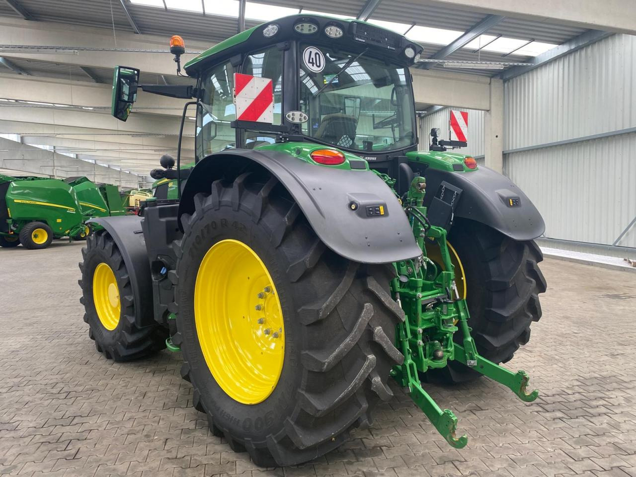 John Deere 6R 215 - 장궤형 트랙터 : 사진 4 John Deere 6R 215 - 장궤형 트랙터 : 사진 4