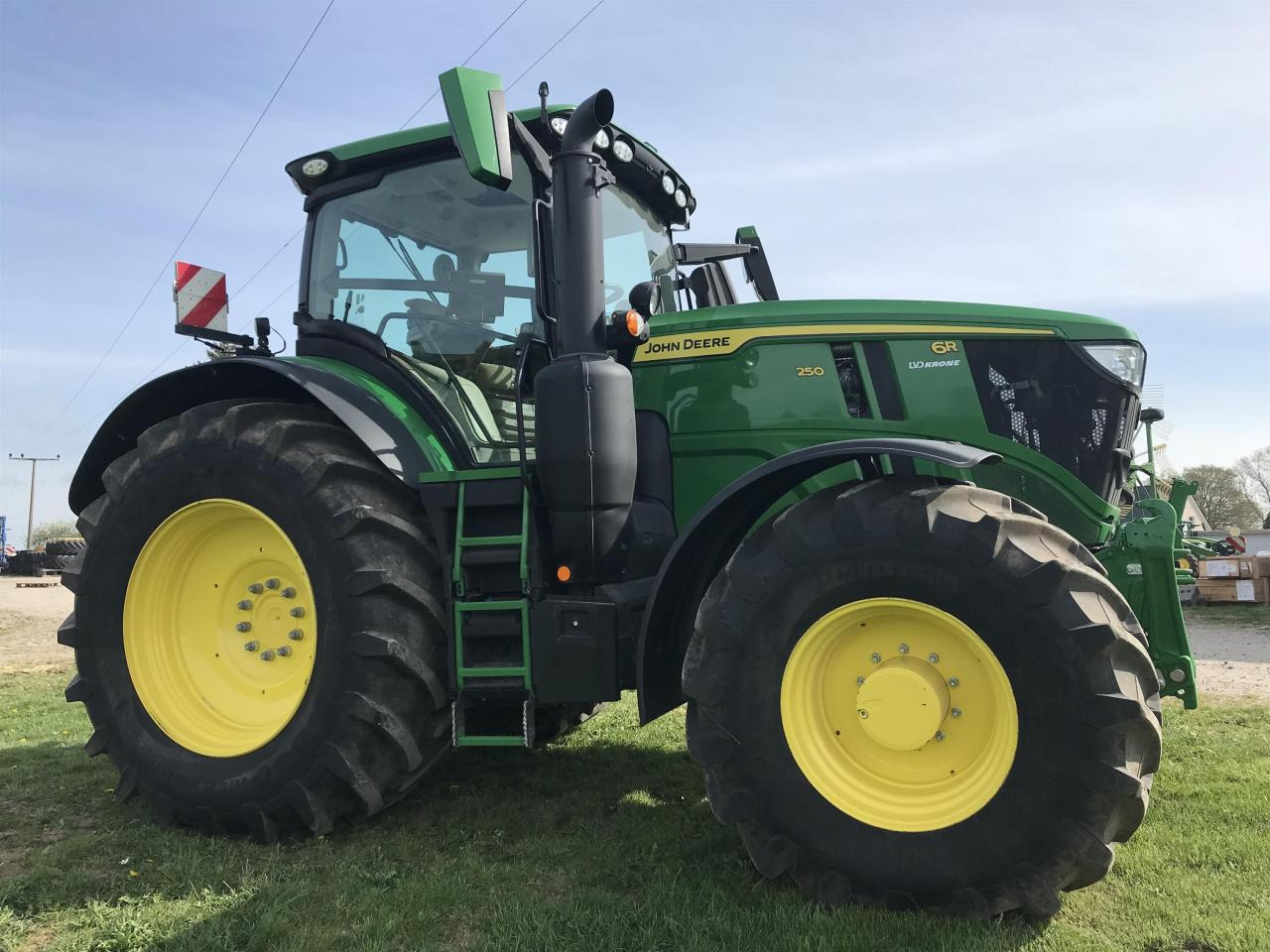 John Deere 6R 250 - 장궤형 트랙터 : 사진 2 John Deere 6R 250 - 장궤형 트랙터 : 사진 2