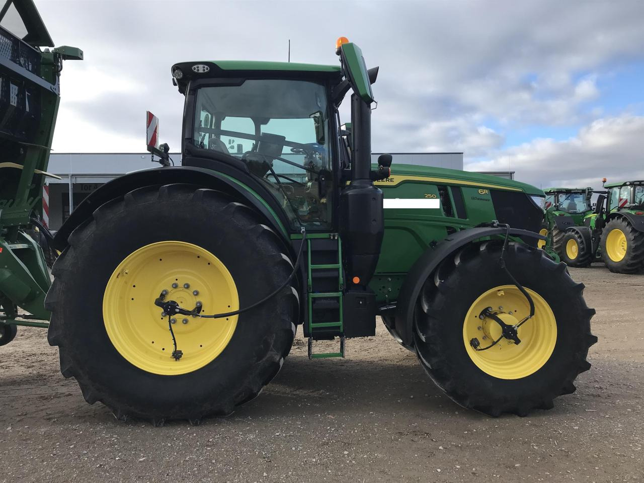 John Deere 6R 250 - 장궤형 트랙터 : 사진 2 John Deere 6R 250 - 장궤형 트랙터 : 사진 2