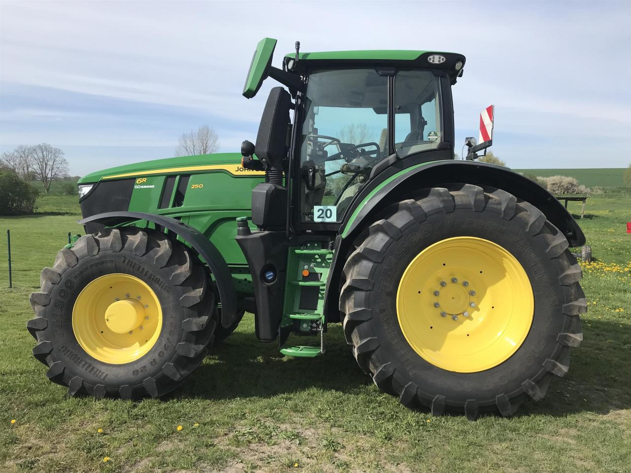 John Deere 6R 250 - 장궤형 트랙터 : 사진 1 John Deere 6R 250 - 장궤형 트랙터 : 사진 1