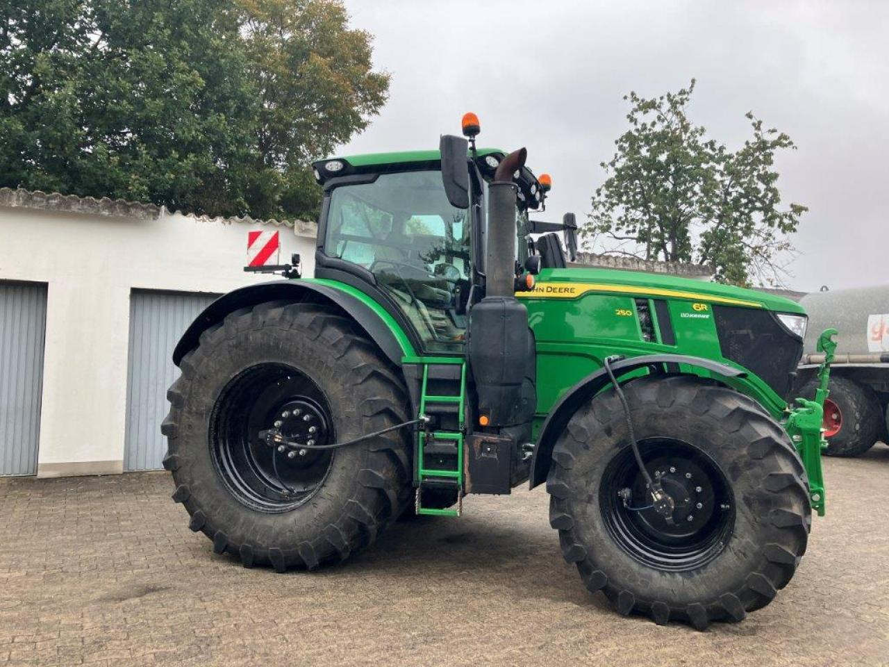 John Deere 6R 250 - 장궤형 트랙터 : 사진 3 John Deere 6R 250 - 장궤형 트랙터 : 사진 3