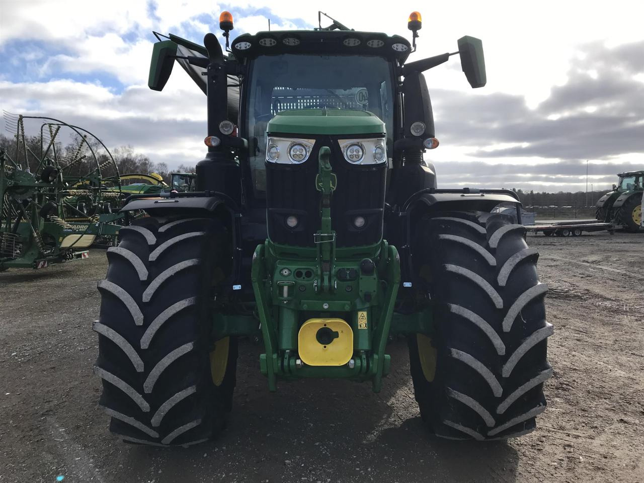 John Deere 6R 250 - 장궤형 트랙터 : 사진 3 John Deere 6R 250 - 장궤형 트랙터 : 사진 3
