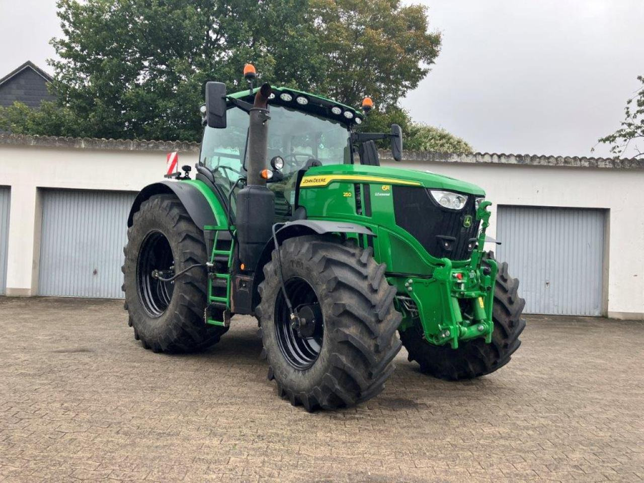 John Deere 6R 250 - 장궤형 트랙터 : 사진 2 John Deere 6R 250 - 장궤형 트랙터 : 사진 2