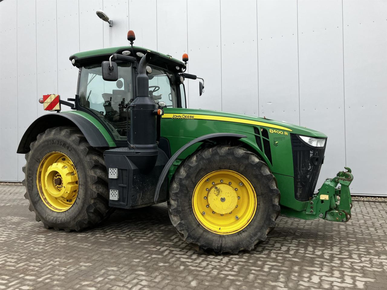 John Deere 8400R - 장궤형 트랙터 : 사진 1 John Deere 8400R - 장궤형 트랙터 : 사진 1