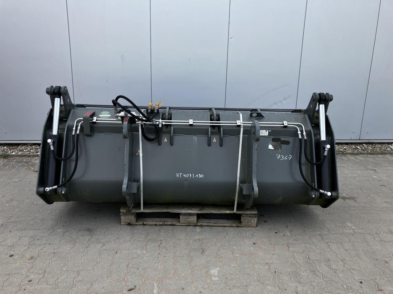 Kramer 2400 mm - 버킷 : 사진 3 Kramer 2400 mm - 버킷 : 사진 3