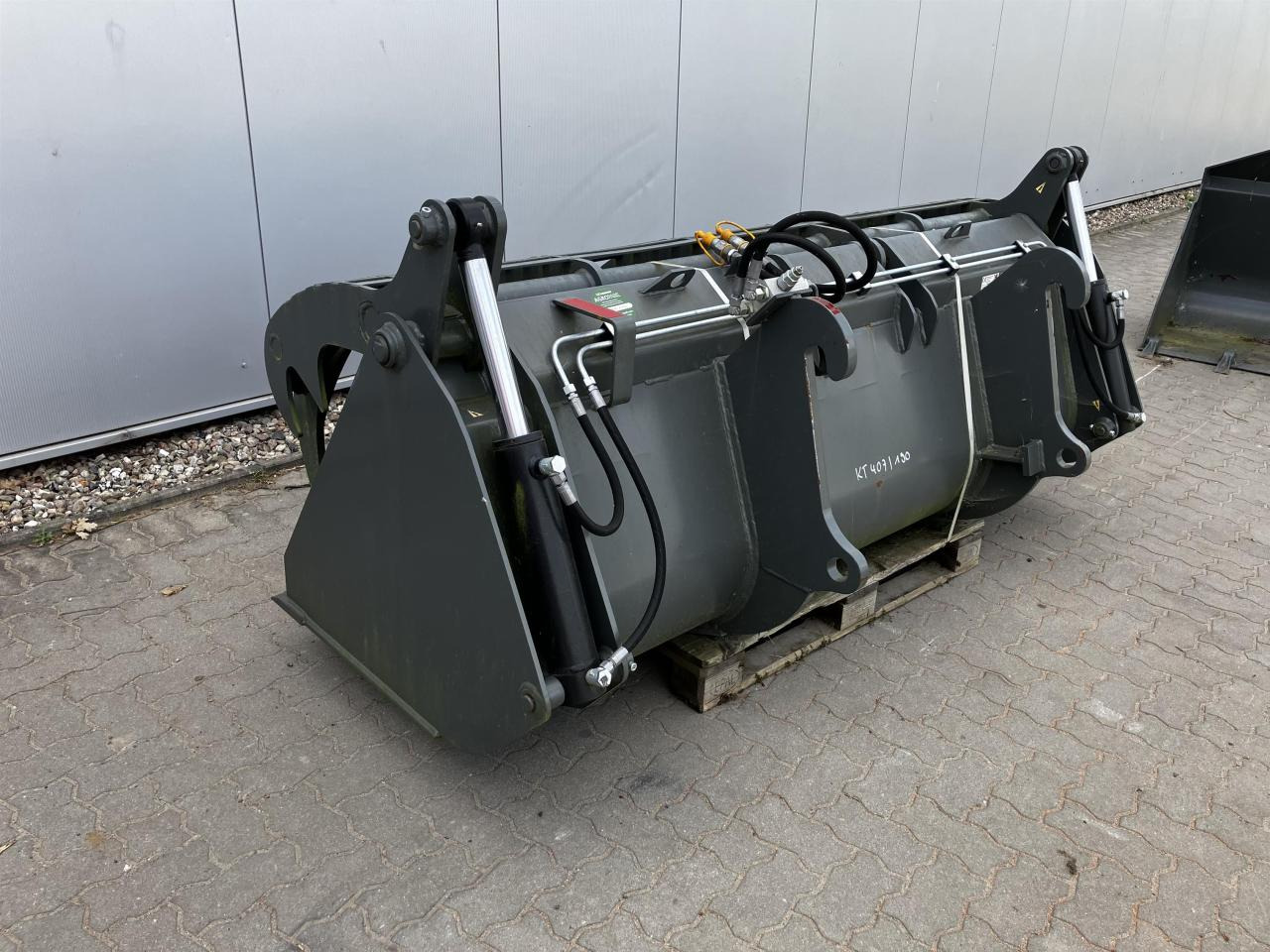 Kramer 2400 mm - 버킷 : 사진 5 Kramer 2400 mm - 버킷 : 사진 5