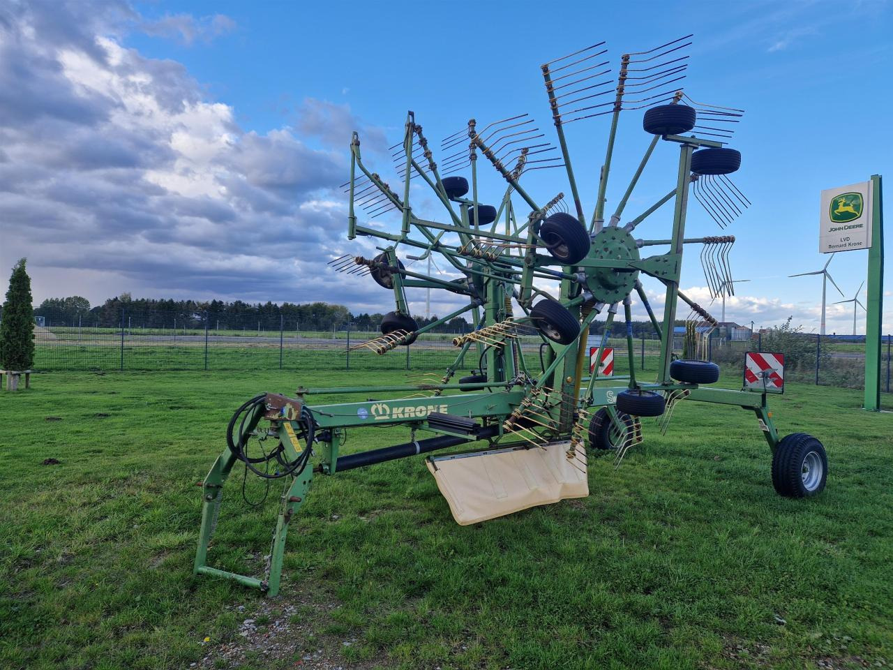 Krone Swadro 900 - 반전기/ 레이크 : 사진 1 Krone Swadro 900 - 반전기/ 레이크 : 사진 1