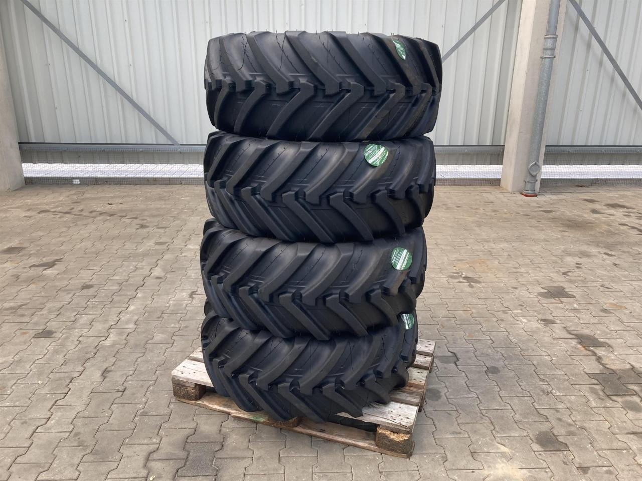 Michelin 400/70R20 - 타이어 농업용 기계 용 : 사진 1 Michelin 400/70R20 - 타이어 농업용 기계 용 : 사진 1