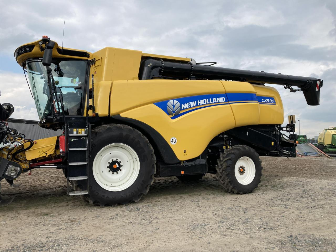 New Holland CX 8.90 - 목초수확기 : 사진 1 New Holland CX 8.90 - 목초수확기 : 사진 1
