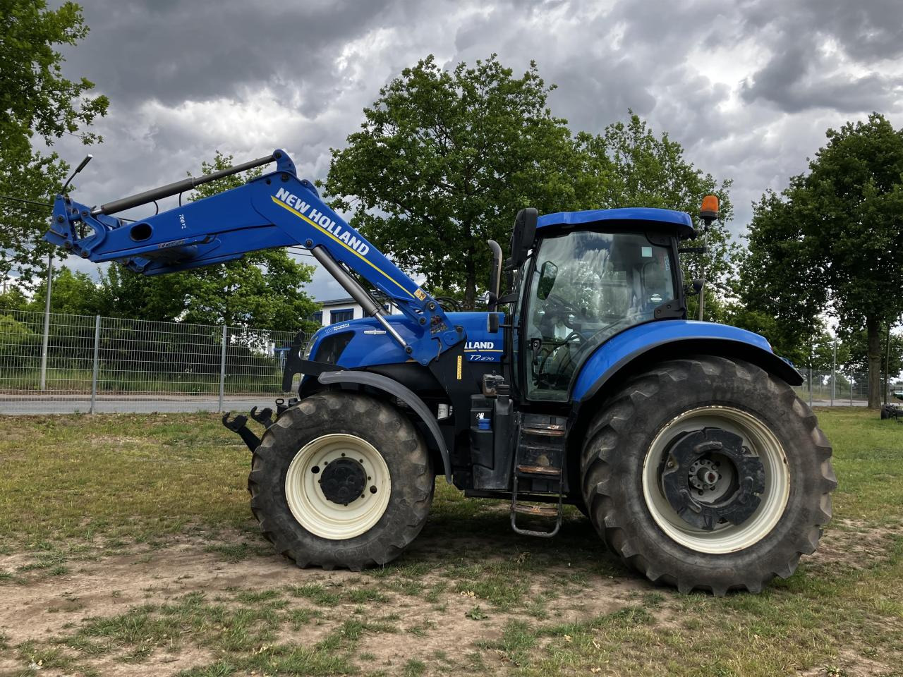 New Holland T7.270 - 장궤형 트랙터 : 사진 1 New Holland T7.270 - 장궤형 트랙터 : 사진 1