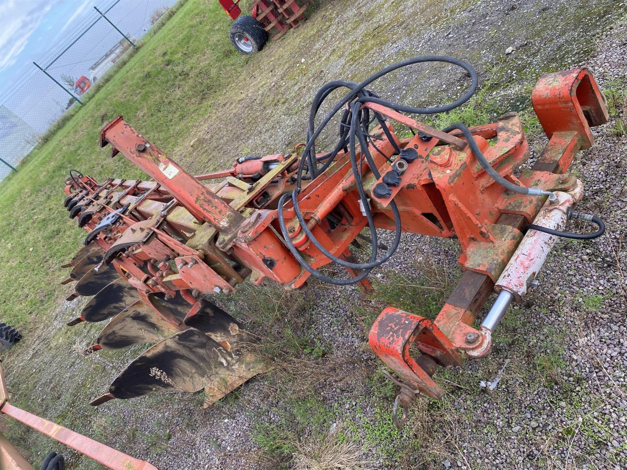 Niemeyer 5-220 Stein - 심토경운기 : 사진 2 Niemeyer 5-220 Stein - 심토경운기 : 사진 2