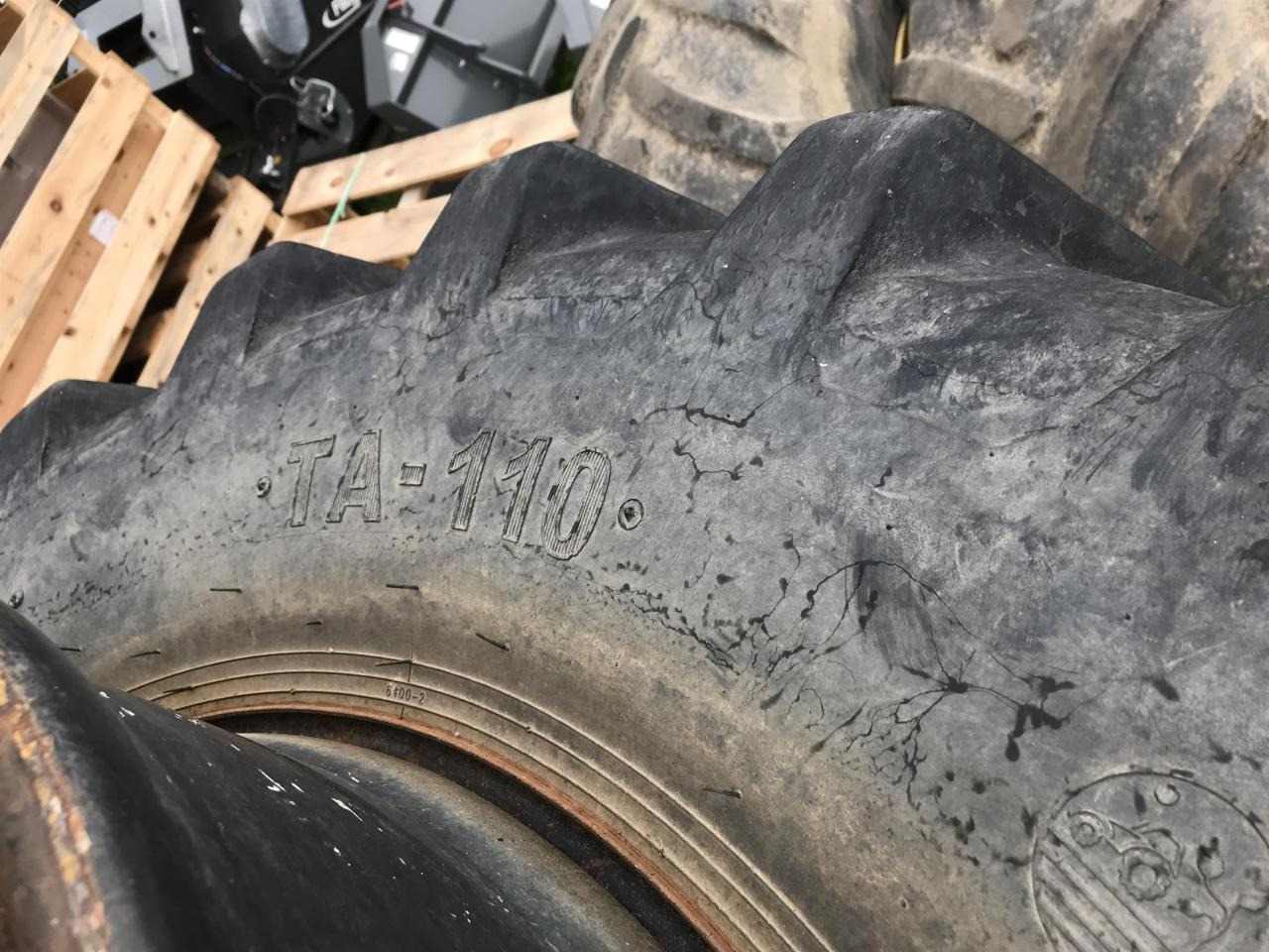 Petlas 600/65R34 - 타이어 농업용 기계 용 : 사진 4 Petlas 600/65R34 - 타이어 농업용 기계 용 : 사진 4