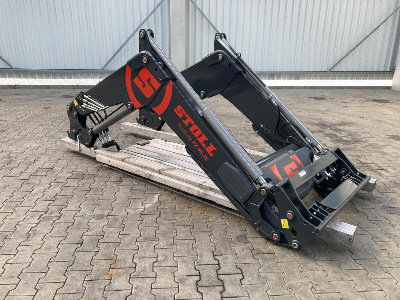 Stoll FZ 46-26.1 - 트랙터용 프론트 로더 : 사진 1 Stoll FZ 46-26.1 - 트랙터용 프론트 로더 : 사진 1