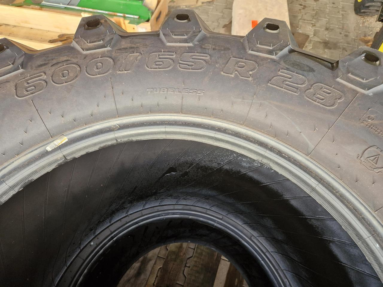 Trelleborg 600/65R28 - 타이어 농업용 기계 용 : 사진 2 Trelleborg 600/65R28 - 타이어 농업용 기계 용 : 사진 2