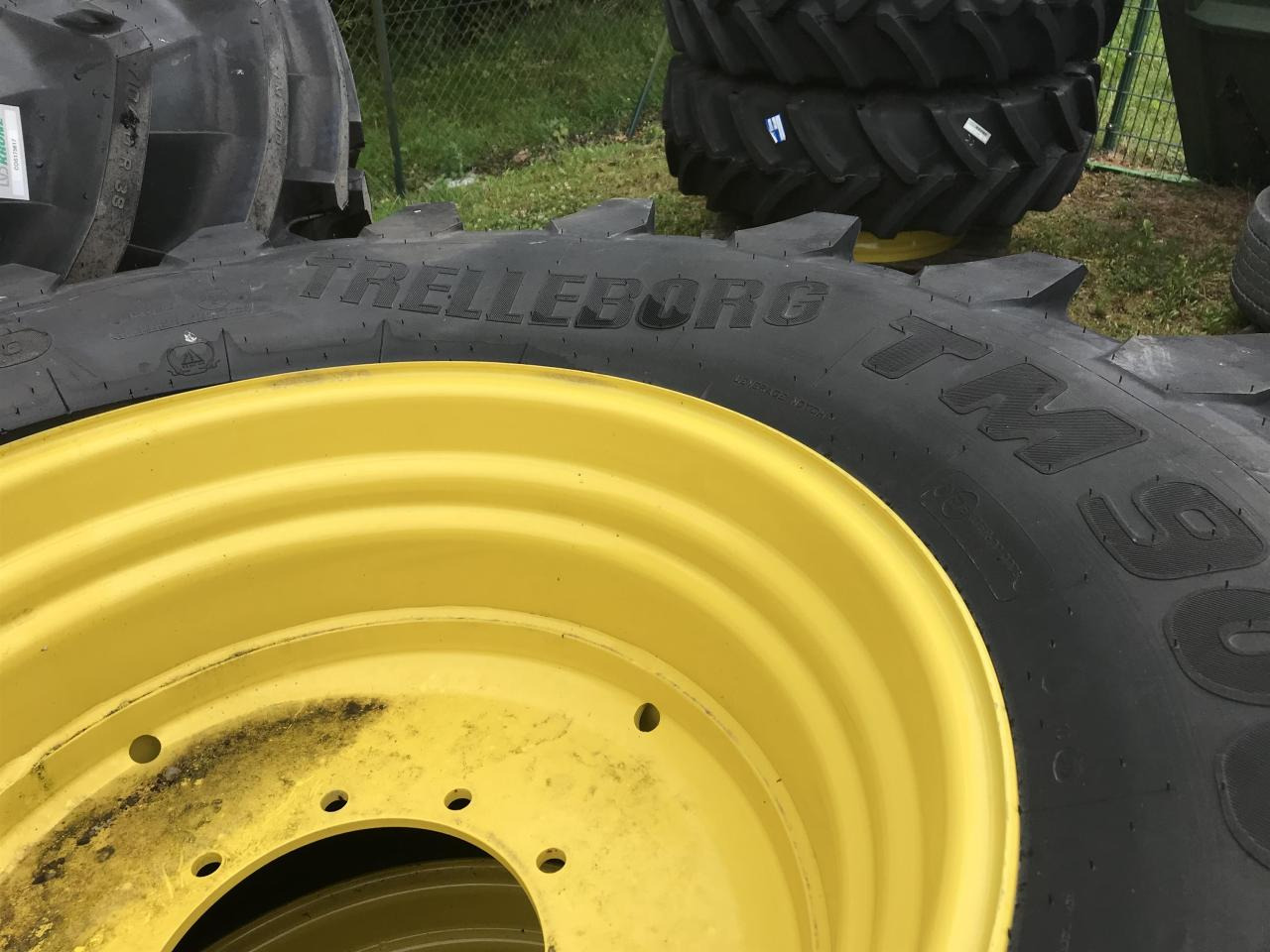 Trelleborg 600/70R30 - 타이어 농업용 기계 용 : 사진 2 Trelleborg 600/70R30 - 타이어 농업용 기계 용 : 사진 2