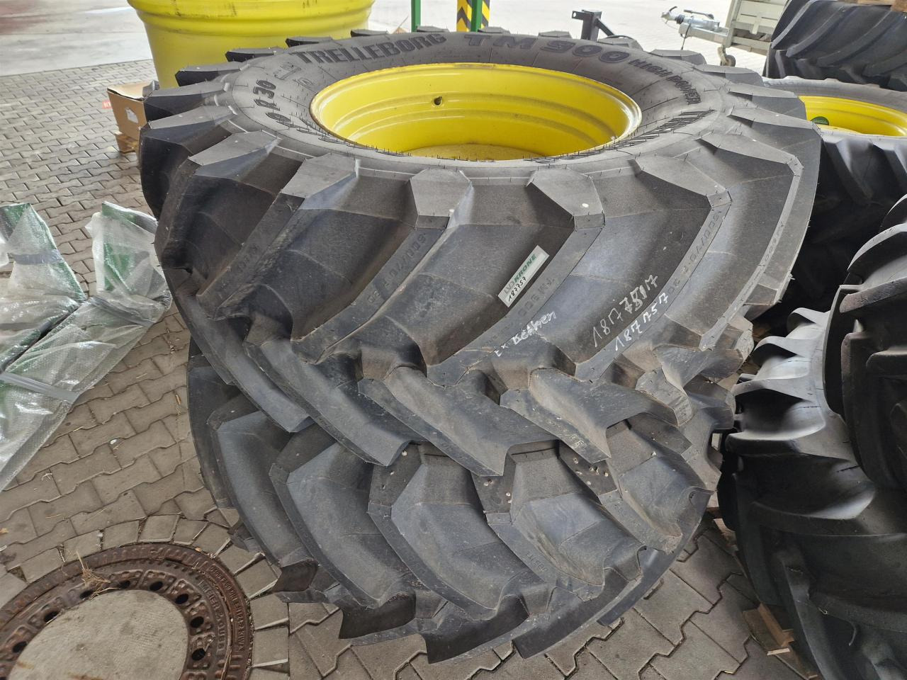 Trelleborg 600/70R30 - 타이어 농업용 기계 용 : 사진 1 Trelleborg 600/70R30 - 타이어 농업용 기계 용 : 사진 1