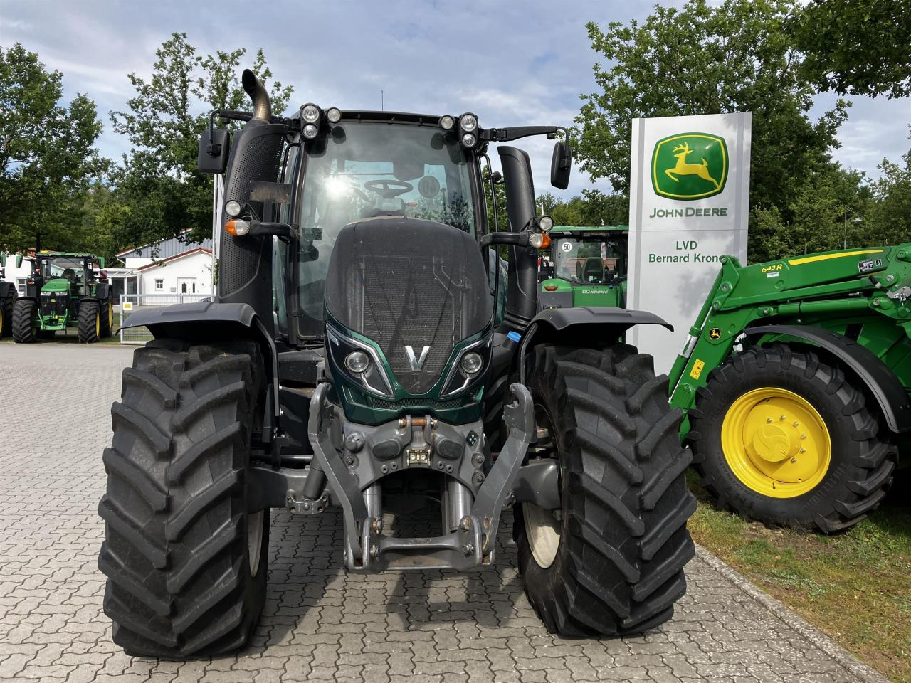 Valtra T174 Versu - 장궤형 트랙터 : 사진 3 Valtra T174 Versu - 장궤형 트랙터 : 사진 3