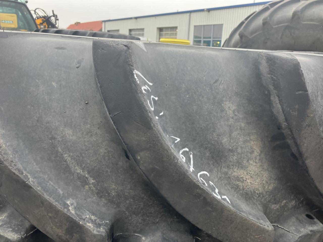Vredestein 600/70R30 - 타이어 농업용 기계 용 : 사진 2 Vredestein 600/70R30 - 타이어 농업용 기계 용 : 사진 2