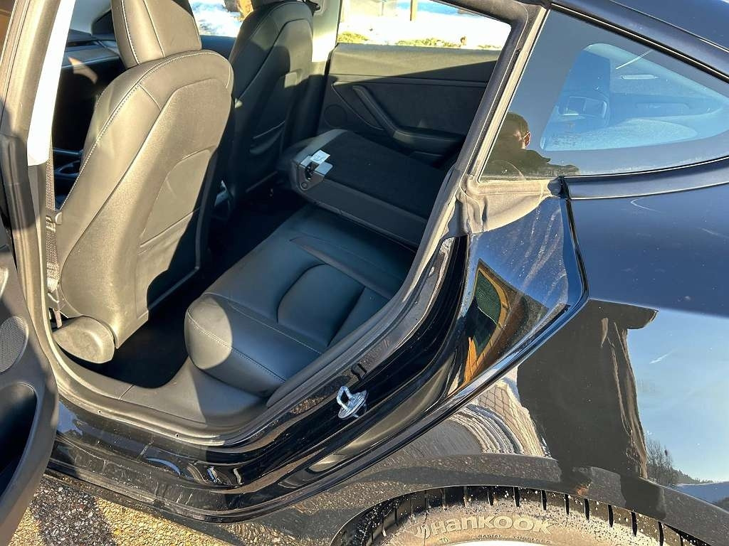 Tesla Model 3 Long Range - 차량 : 사진 5 Tesla Model 3 Long Range - 차량 : 사진 5