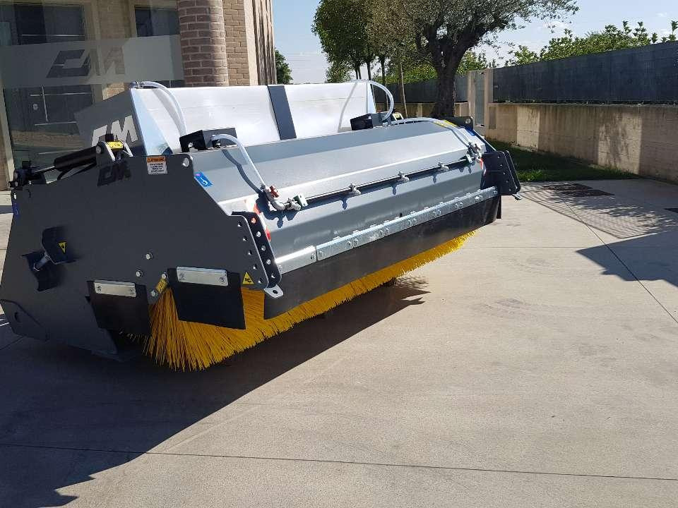 CM Crusher CBS PROFI 250 Sweeping Bucket - 빗자루 휠 로더 용 : 사진 1 CM Crusher CBS PROFI 250 Sweeping Bucket - 빗자루 휠 로더 용 : 사진 1