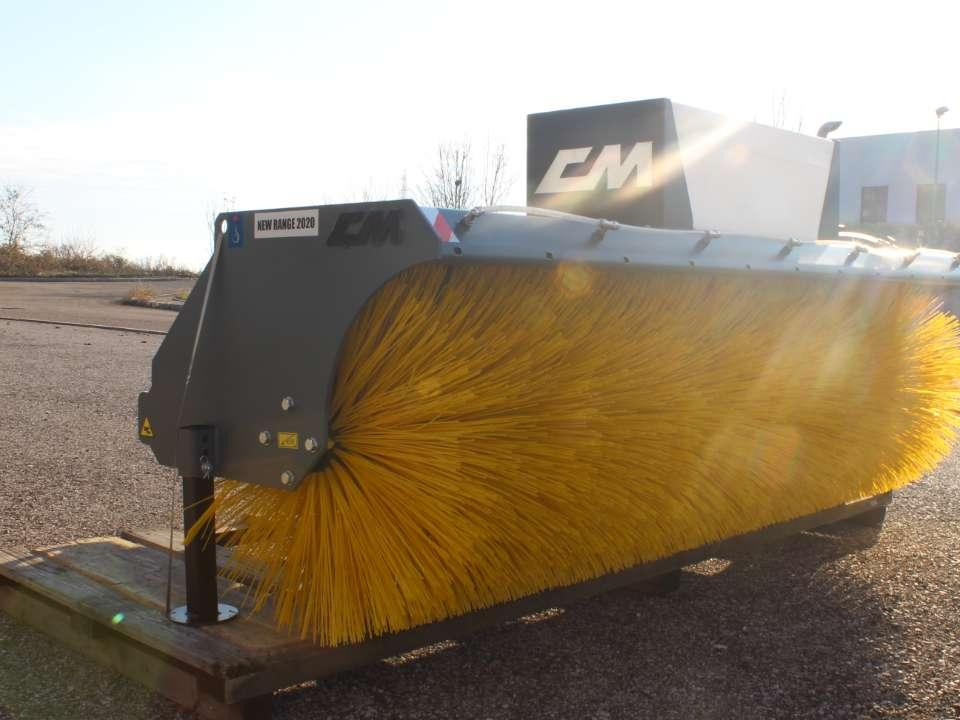 CM Crusher CSA 225 Angle Sweeper - 빗자루 스키드 스티어 로더 용 : 사진 1 CM Crusher CSA 225 Angle Sweeper - 빗자루 스키드 스티어 로더 용 : 사진 1