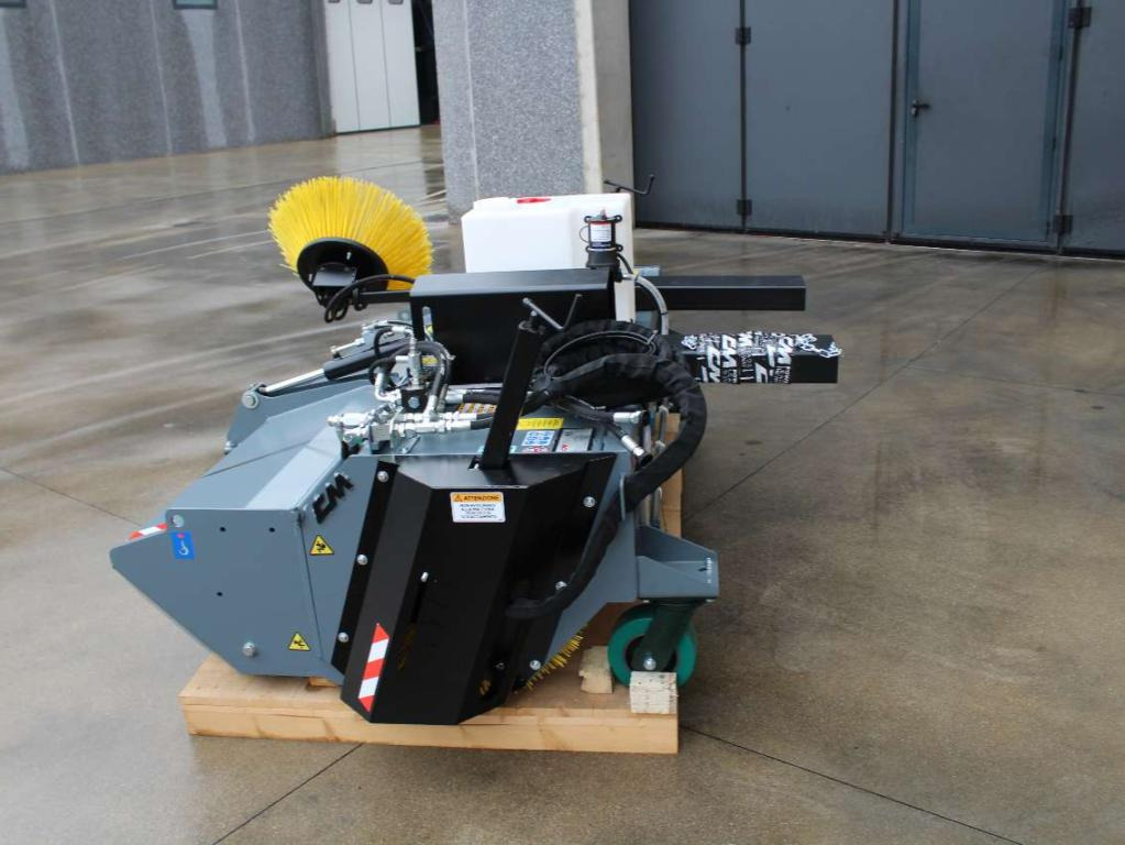 CM Crusher CSI 200 Sweeping Bucket - 빗자루 스키드 스티어 로더 용 : 사진 3 CM Crusher CSI 200 Sweeping Bucket - 빗자루 스키드 스티어 로더 용 : 사진 3