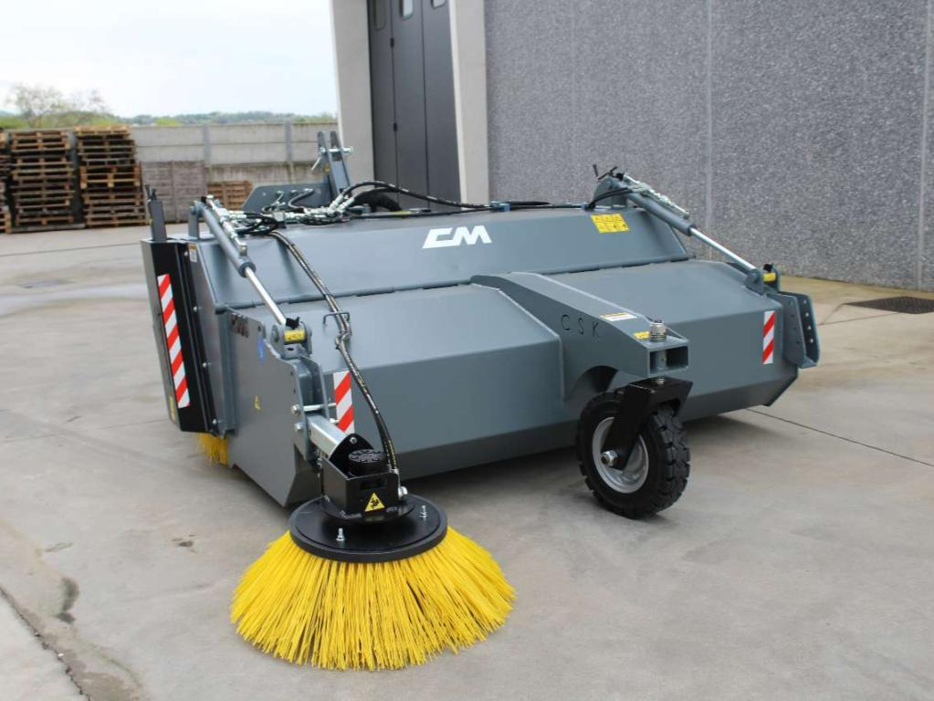 CM Crusher CSK 200 Sweeping Bucket - 빗자루 스키드 스티어 로더 용 : 사진 2 CM Crusher CSK 200 Sweeping Bucket - 빗자루 스키드 스티어 로더 용 : 사진 2