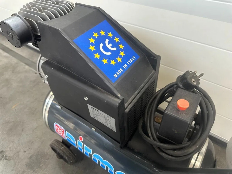 Airmec C25 Oliegesmeerde Zuigercompressor 1.65 PK 190 L / min 8 Bar Overstock - 공기 압축기 : 사진 5 Airmec C25 Oliegesmeerde Zuigercompressor 1.65 PK 190 L / min 8 Bar Overstock - 공기 압축기 : 사진 5