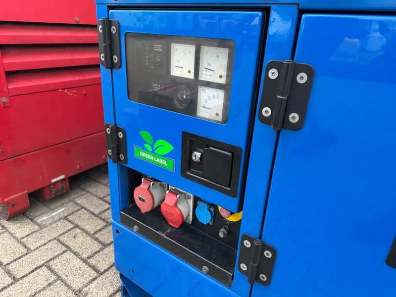 Atlas-Copco QAS 14 Yanmar Stamford 15 kVA Silent generatorset - 발전기 세트 : 사진 5 Atlas-Copco QAS 14 Yanmar Stamford 15 kVA Silent generatorset - 발전기 세트 : 사진 5