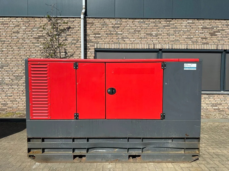 Atlas-Copco QAS 60 Perkins Stamford 60 kVA Silent Rental generatorset - 발전기 세트 : 사진 1 Atlas-Copco QAS 60 Perkins Stamford 60 kVA Silent Rental generatorset - 발전기 세트 : 사진 1