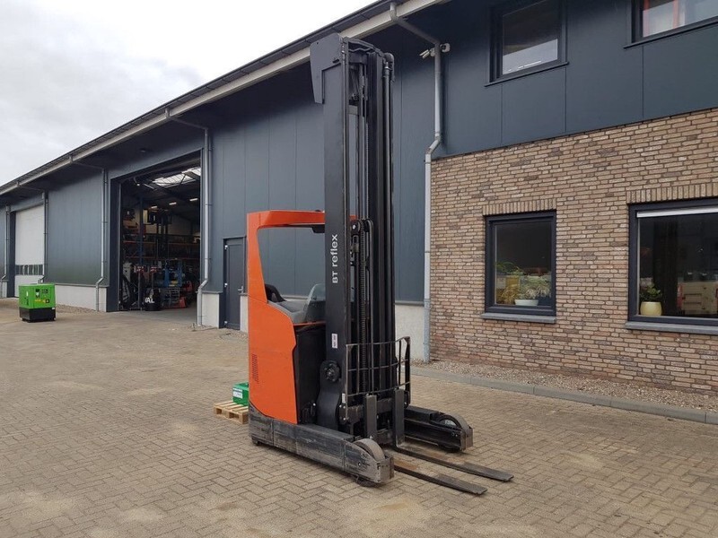 BT RRE180H Toyota 1.8 ton Triplex Freelift Sideshift Elektra Reachtruck - 리치 트럭 : 사진 2 BT RRE180H Toyota 1.8 ton Triplex Freelift Sideshift Elektra Reachtruck - 리치 트럭 : 사진 2