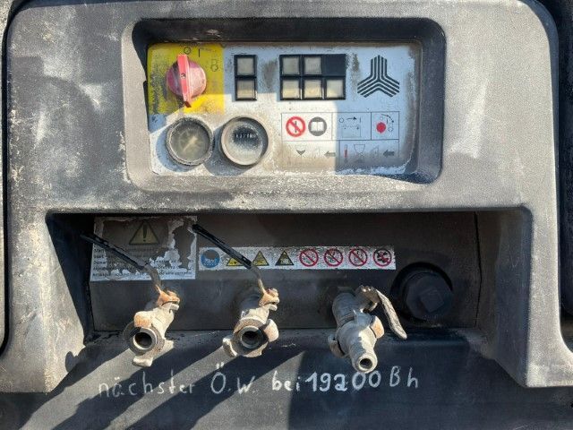 Compair C62HS Deutz 6.2 m3 / min Silent Diesel Schroefcompressor - 공기 압축기 : 사진 4 Compair C62HS Deutz 6.2 m3 / min Silent Diesel Schroefcompressor - 공기 압축기 : 사진 4