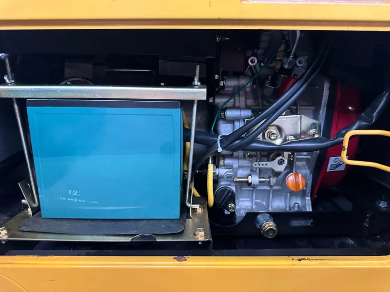 Diesel Diesel Generator UK-9500 5.5 kW 230 en 400 Volt Silent Diesel generator New ! - 발전기 세트 : 사진 5 Diesel Diesel Generator UK-9500 5.5 kW 230 en 400 Volt Silent Diesel generator New ! - 발전기 세트 : 사진 5