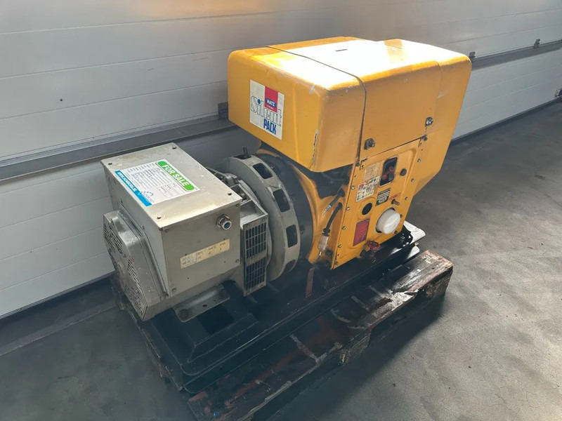 Hatz 2L40CH Stamford 15 kVA Silentpack generatorset - 발전기 세트 : 사진 4 Hatz 2L40CH Stamford 15 kVA Silentpack generatorset - 발전기 세트 : 사진 4