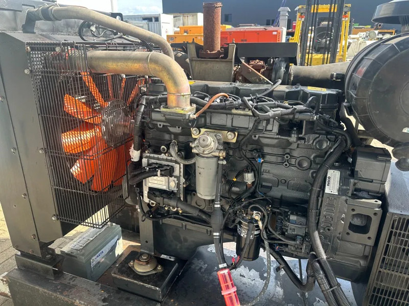 Himoinsa Iveco NEF 60 TE2 Stamford 200 kVA generatorset - 발전기 세트 : 사진 4 Himoinsa Iveco NEF 60 TE2 Stamford 200 kVA generatorset - 발전기 세트 : 사진 4