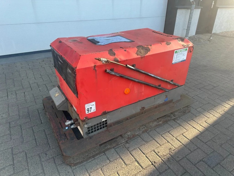 Ingersoll Rand 720 R1051SF Kubota D1005 Diesel Compressor 2000 L / min 17.5 kW 8.6 Bar - 공기 압축기 : 사진 2 Ingersoll Rand 720 R1051SF Kubota D1005 Diesel Compressor 2000 L / min 17.5 kW 8.6 Bar - 공기 압축기 : 사진 2