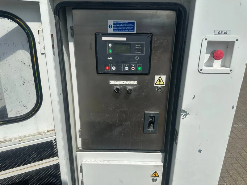 Iveco FPT NEF45 SM1A.A004 Stamford 60 kVA Silent Rental generatorset - 발전기 세트 : 사진 4 Iveco FPT NEF45 SM1A.A004 Stamford 60 kVA Silent Rental generatorset - 발전기 세트 : 사진 4