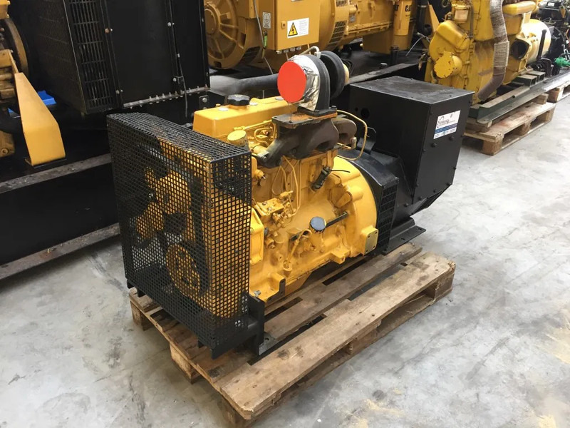 John Deere 4045 TFU 70 Stamford 65 kVA generatorset - 발전기 세트 : 사진 4 John Deere 4045 TFU 70 Stamford 65 kVA generatorset - 발전기 세트 : 사진 4